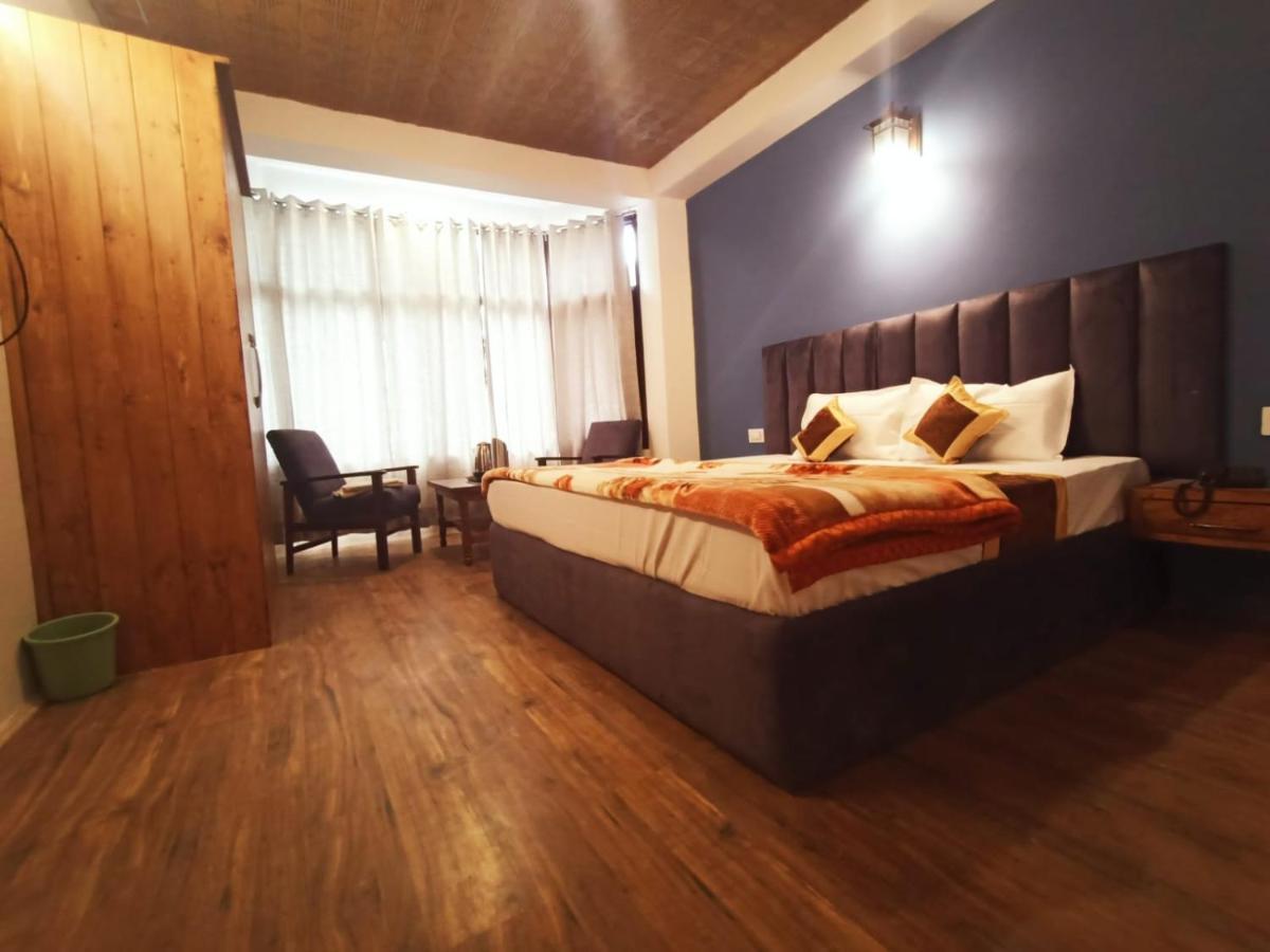 Hotel Link Way-A Riverside Hotel Manāli Kültér fotó